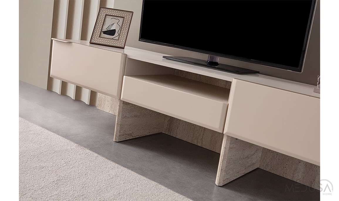 Solar Tv Ünitesi